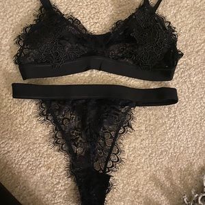 Shein underwear set. Size small.